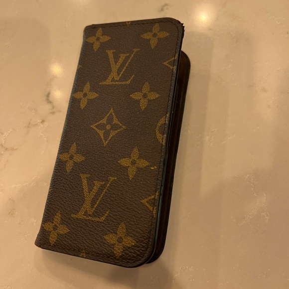 Authentic Louis Vuitton I phone case. I believe it’s for an I phone 8? - Picture 2 of 3